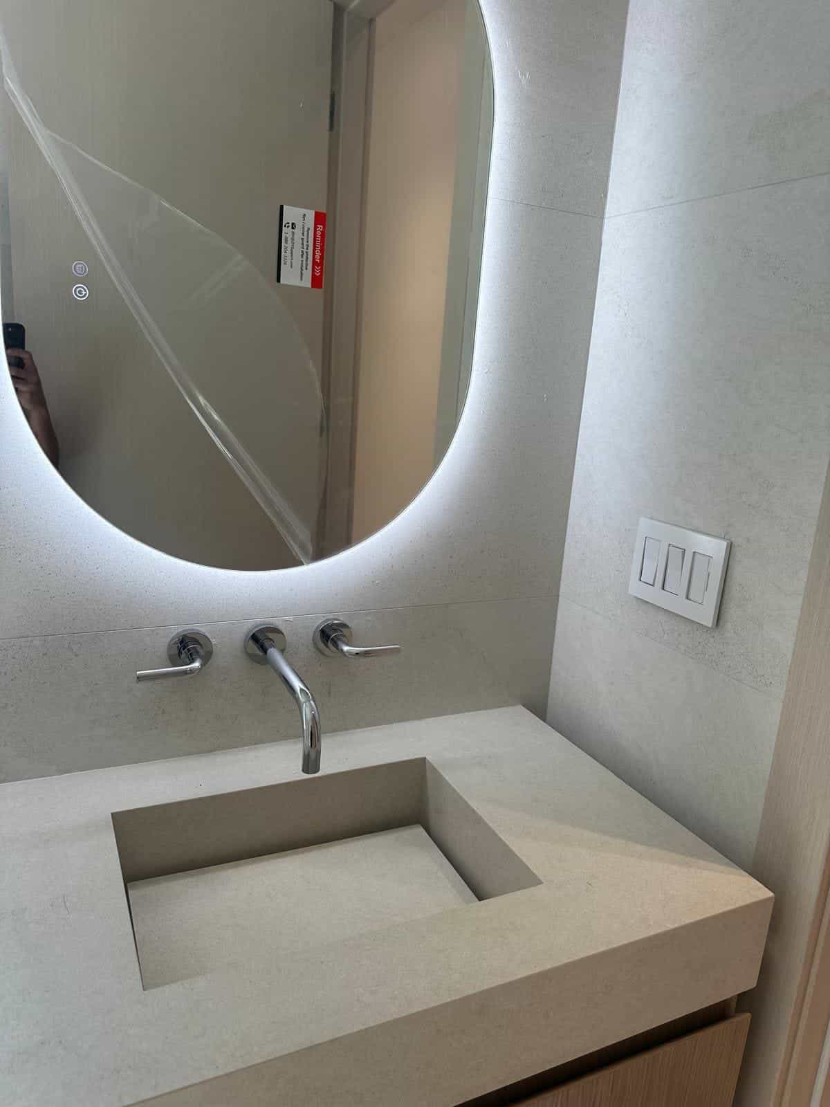 Before and after of a Bathroom remodeling by a plumber in Miami